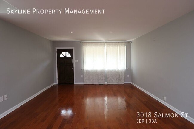 Foto del edificio - Charming 3 Bedroom Home For Rent in Port R...
