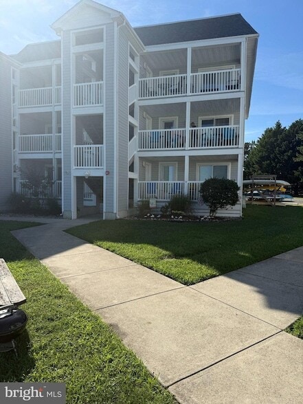 Building Photo - 30138 Cedar Shores Rd
