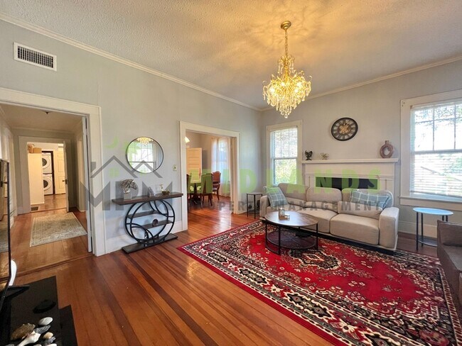 Building Photo - 2417B Clark Street