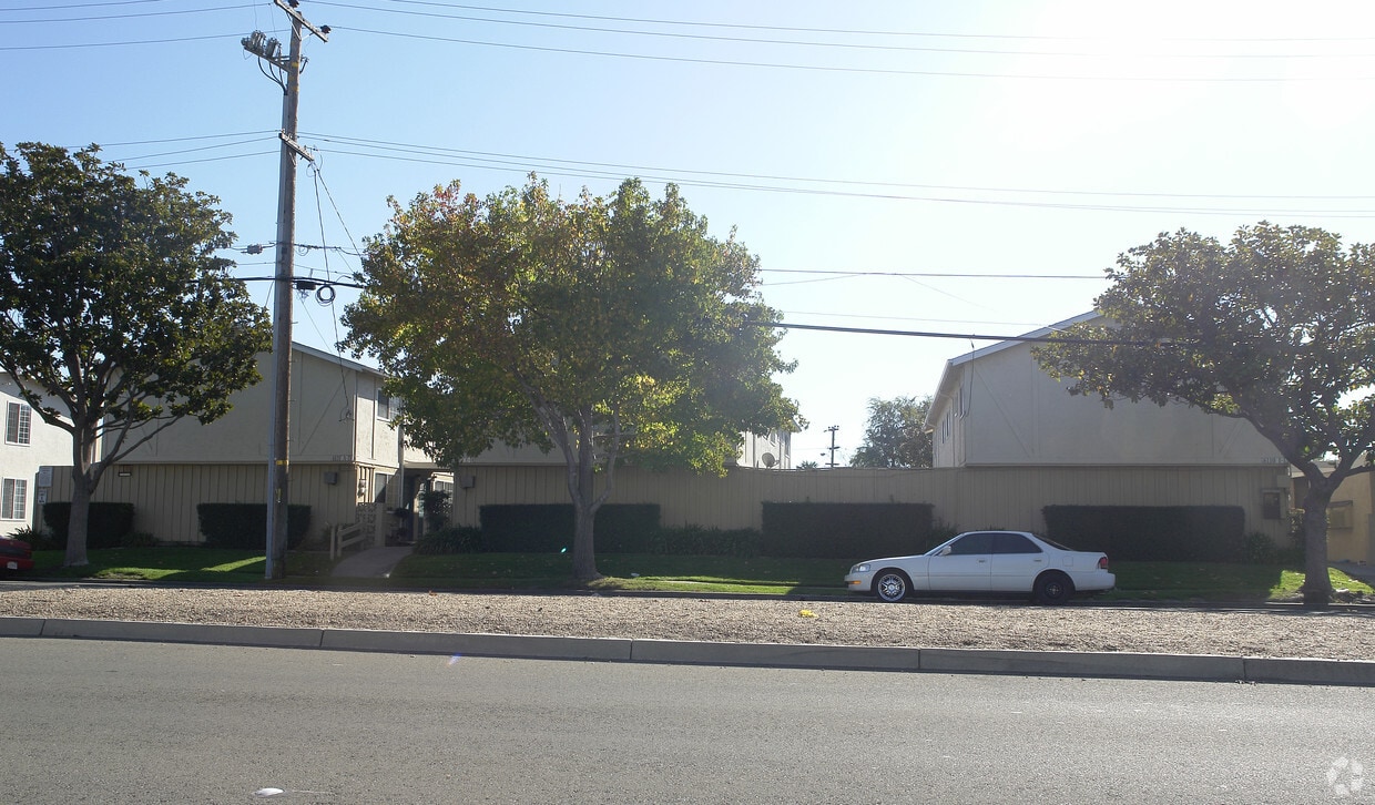 Building Photo - 6110 Cedar Blvd