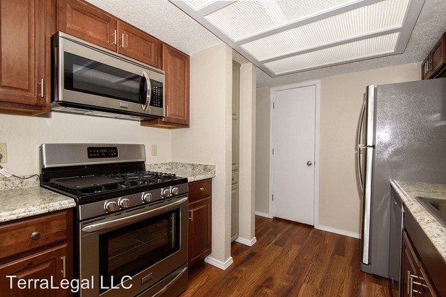 Building Photo - 2302 W Quantico St