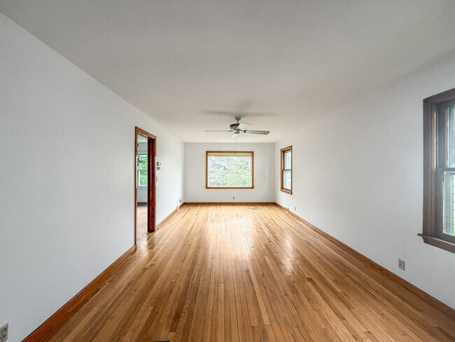 Building Photo - 222 Harding Ave
