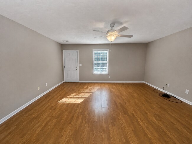 Foto del edificio - 318 Castle Ridge Dr