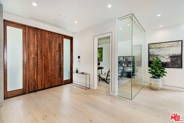 Foto del edificio - 304 S McCarty Dr