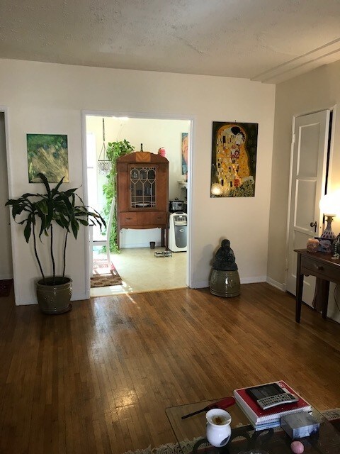 Foto del edificio - 346 N Curson Ave