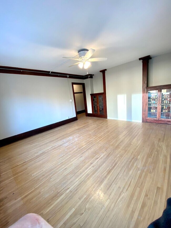 Foto del edificio - Available August 1st - 2 Bed 1 Bath, Bonus...