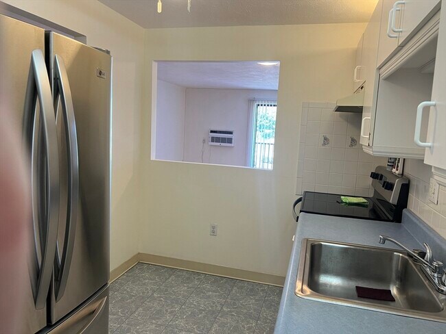Building Photo - 200 Governors Dr