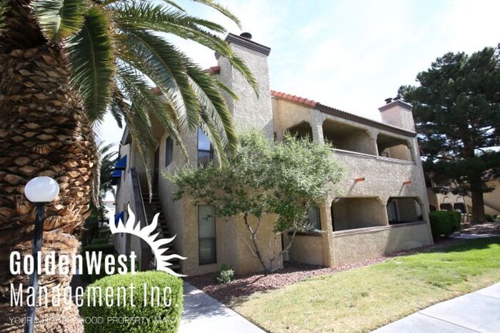Foto principal - Beautiful 2Bdm 2Ba Upstairs Condo in the H...