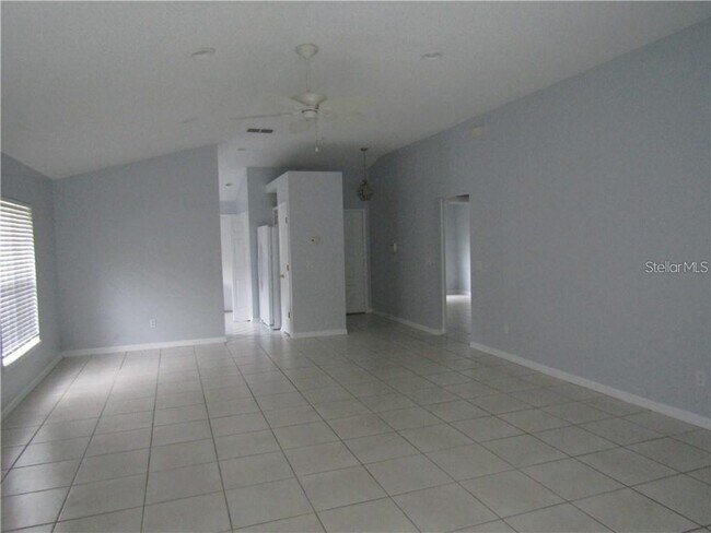 Building Photo - 3025 Andover Ct