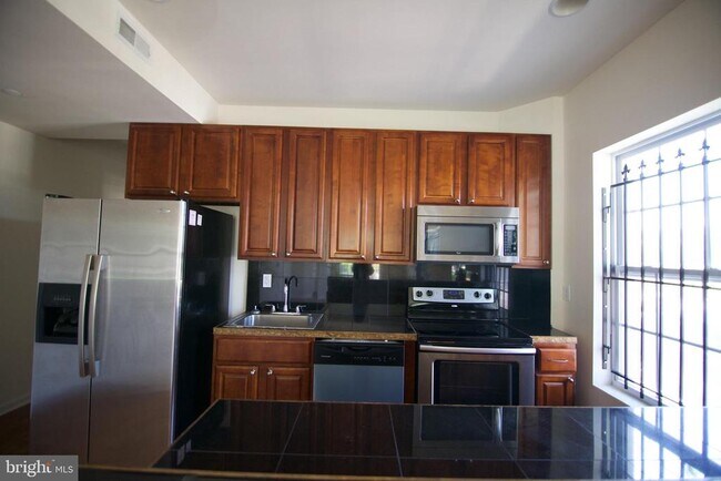 Foto del edificio - 1858 N 16th St