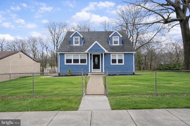 Photo - 950 Central Ave House