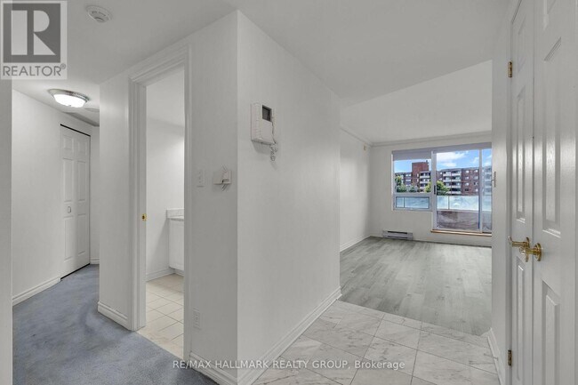 Building Photo - 3105 Carling Ave