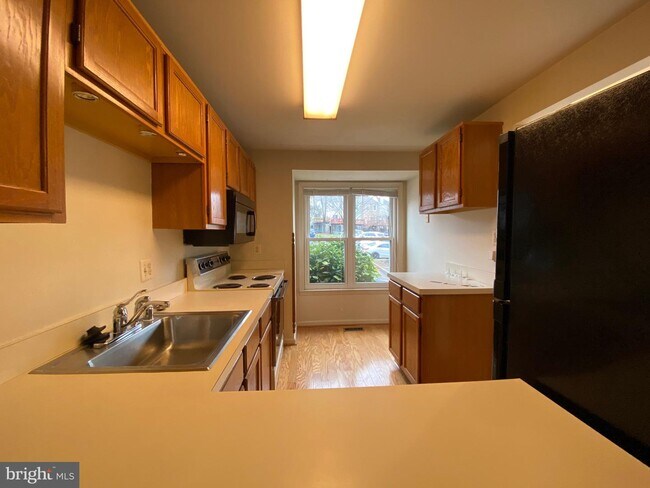 Foto del edificio - 6021 Old Stratford Ct