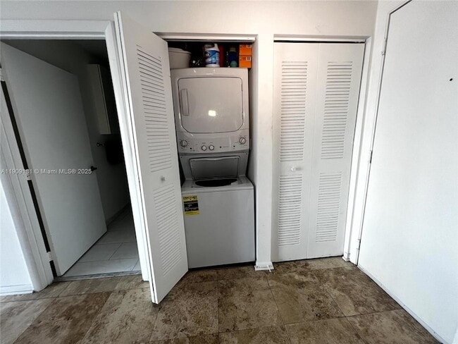 Foto del edificio - 133 NE 2nd Ave