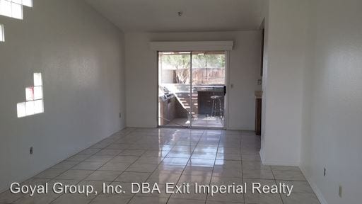 Building Photo - 366 Aurora Dr