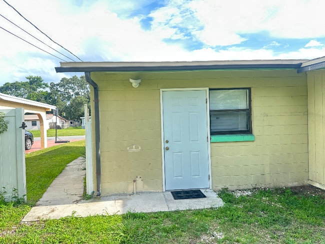 Building Photo - 1121 Ibsen Ave
