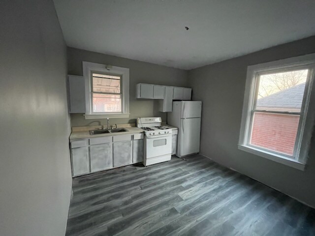 Foto del edificio - 141 S Bryant Ave