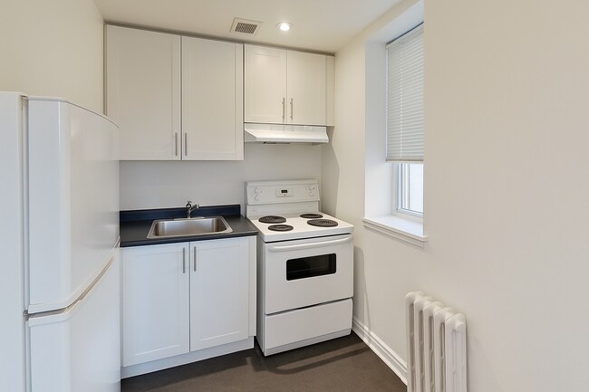 Photo du bâtiment - 710 Spadina Ave.