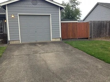 Building Photo - 2580 Lyon St SE