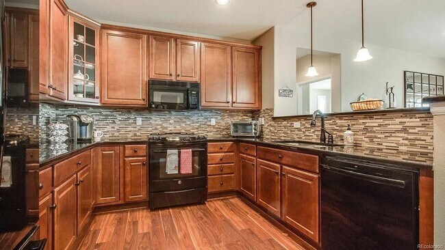 Foto del edificio - 2 Bed/2 Bath that is beyond expectations!!