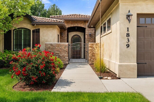Foto del edificio - Luxury Furnished 4-Bedroom Home in Eagle's Bella Terra Neighborhood