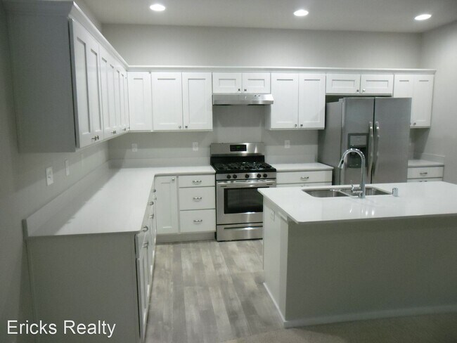 Building Photo - 3 br, 2 bath House - 1212 E SILVER PINE RD