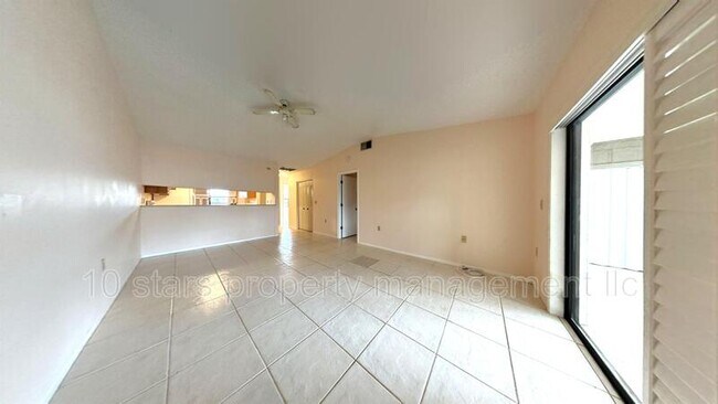 Foto del edificio - 2131 Ridge Rd S