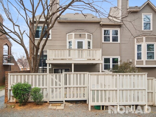 Foto del edificio - 2 Bedroom Townhome in Charlotte