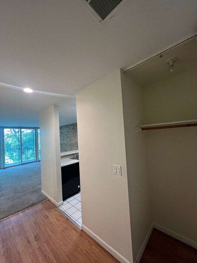 Foto del edificio - 5550 Abbey Dr