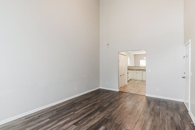 Building Photo - 542 Pippin Dr