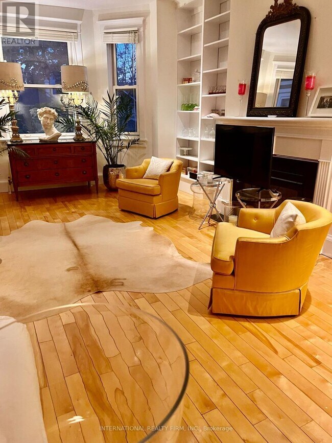 Photo du bâtiment - 220 Rose Park Dr