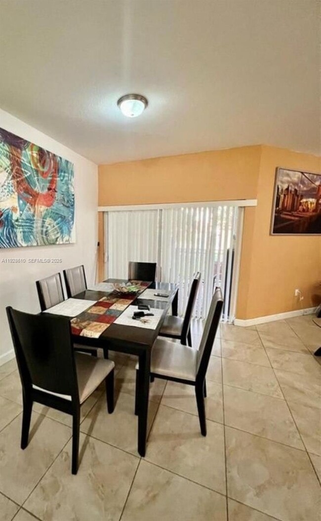 Foto del edificio - 290 NW 109th Ave