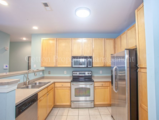 Foto del edificio - 2 BD/2 BA Condo at Bellingham Park/ $1,400...