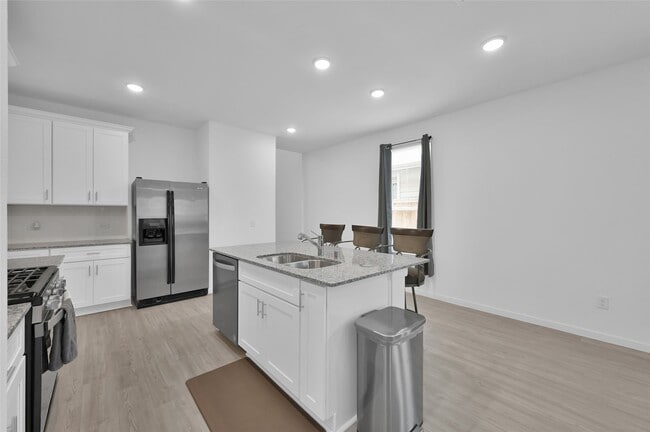 Building Photo - 10917 Fly Catcher Dr