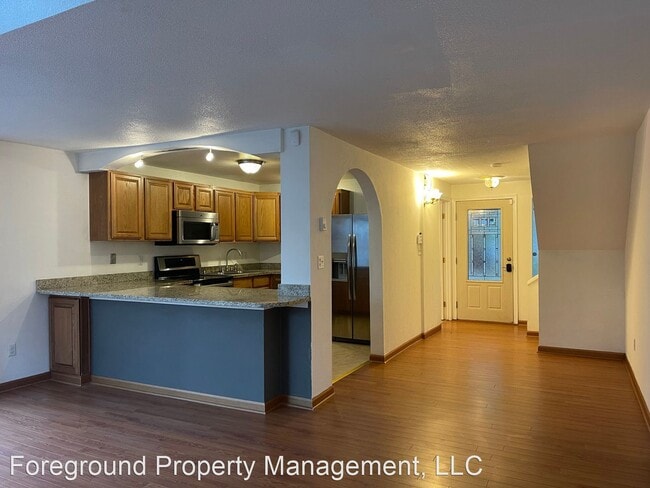 Building Photo - 2 br, 1.5 bath House - 12615 SE 42nd St
