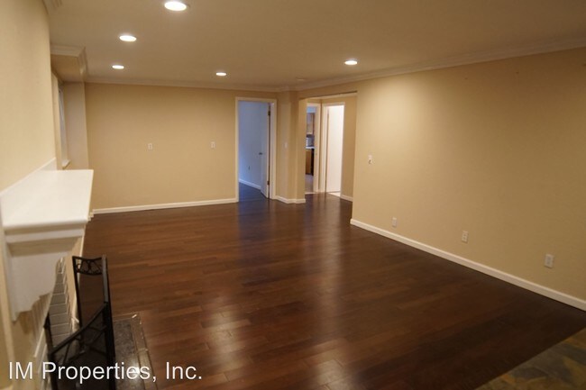 Foto del edificio - 486 Dewey Blvd