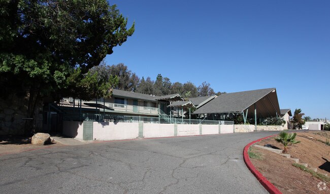 Foto del edificio - Village Apartments