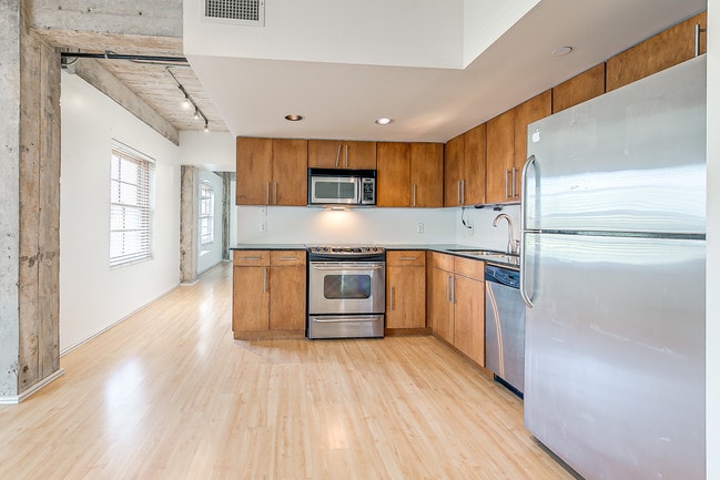 Photo - 1209 N Harvey Ave Townhome