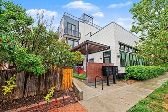 Building Photo - 2828 W 25th Ave