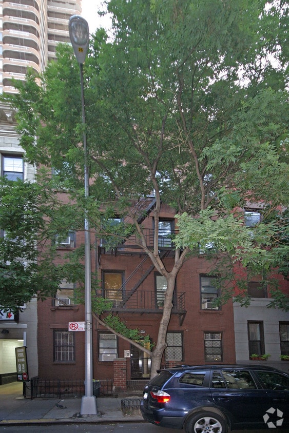 Primary Photo - 405 East 78th Street