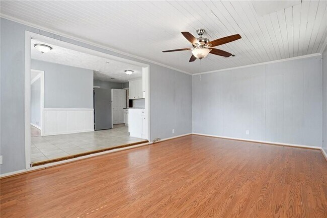 Foto del edificio - 5205-5205 Five Forks Trickum Rd SW