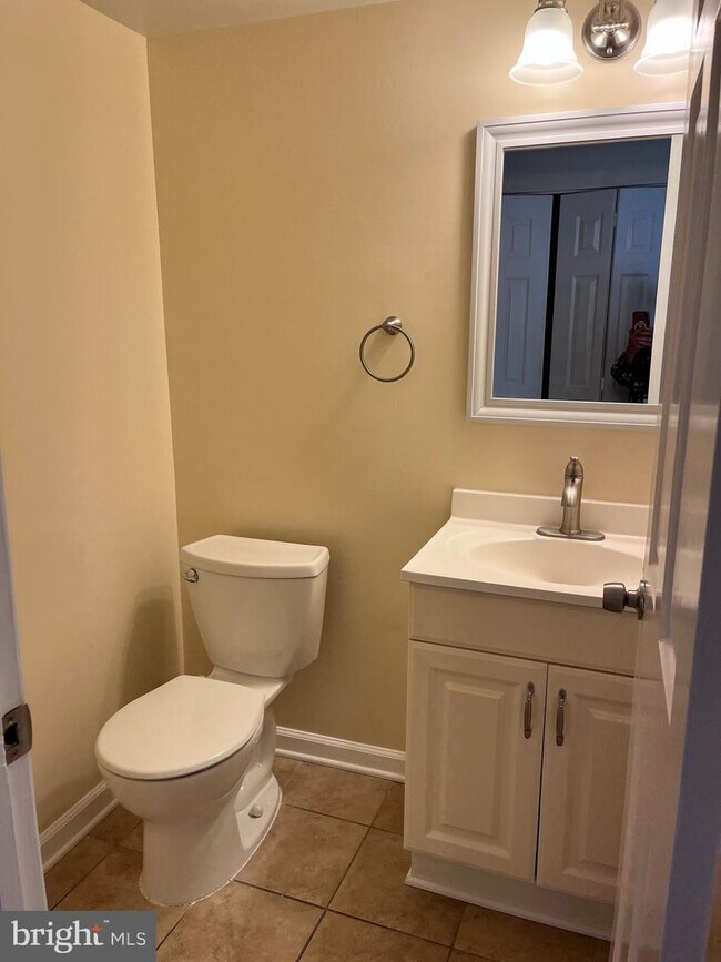 Building Photo - 3941 Tynewick Dr