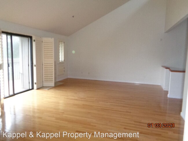 2 br, 2.5 bath House - 15 KNOLL DR photo'