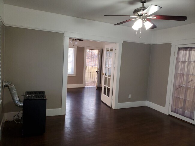 Foto del edificio - T Street 4 Plex