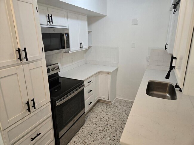 Foto del edificio - 5601 Tangerine Ave S