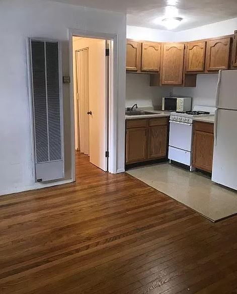 Primary Photo - 302 W Locust St