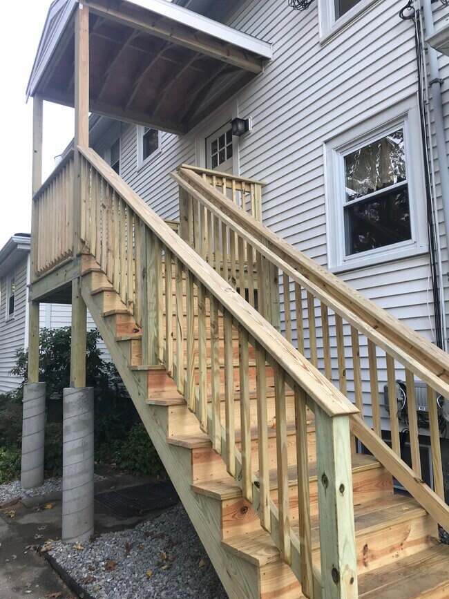 Foto del edificio - 52 Wyman Rd