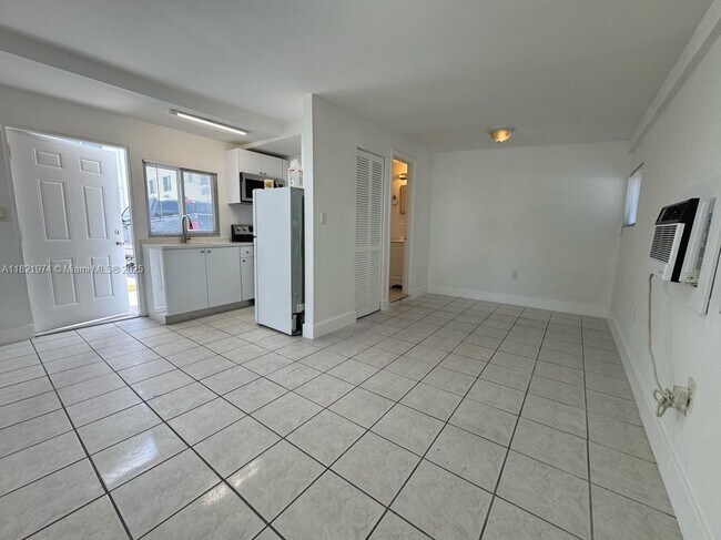 Foto del edificio - 856 SW 6th St