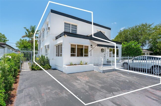 Foto del edificio - 2368 SW 26th St