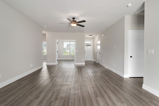 Building Photo - 112 Wisteria Ln